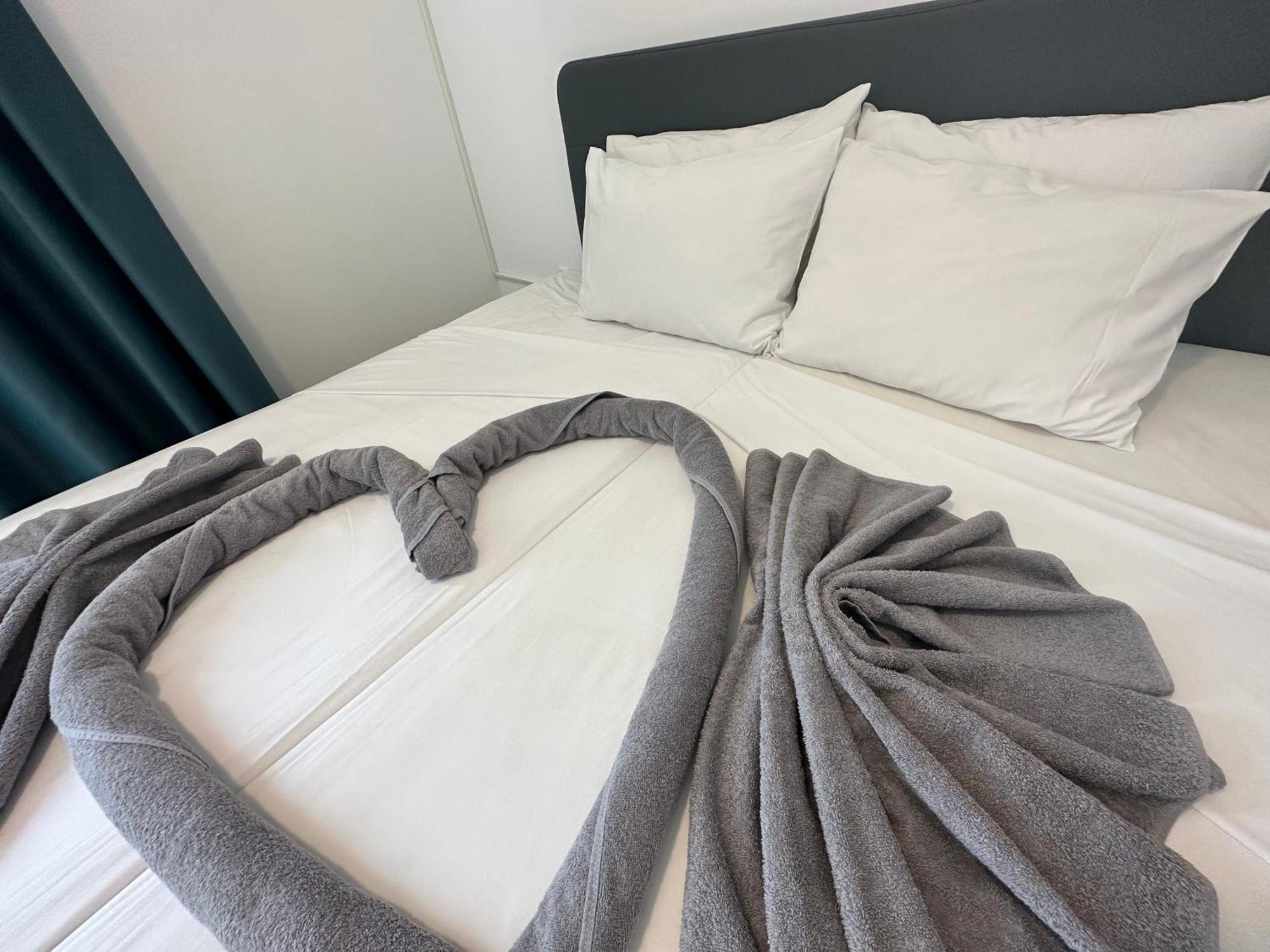 Sun Plaza Suites - Adults Only 아이아 나파 외부 사진