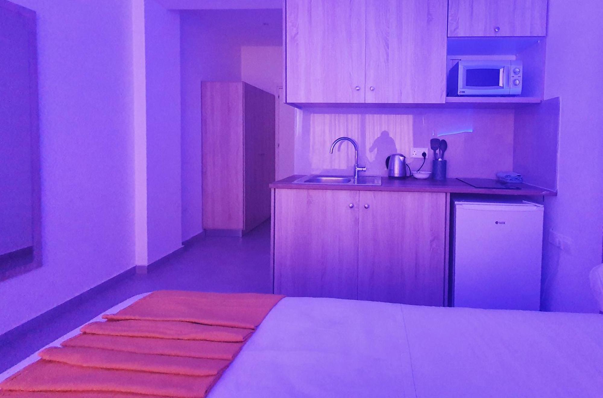 Sun Plaza Suites - Adults Only 아이아 나파 외부 사진