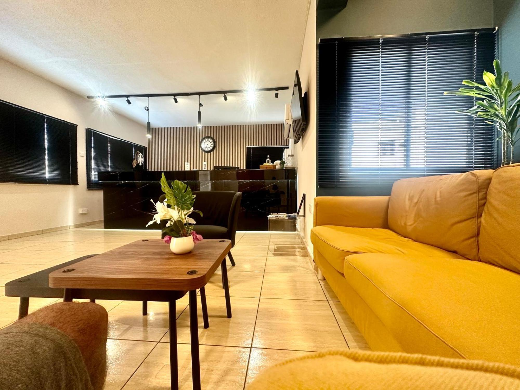 Sun Plaza Suites - Adults Only 아이아 나파 외부 사진
